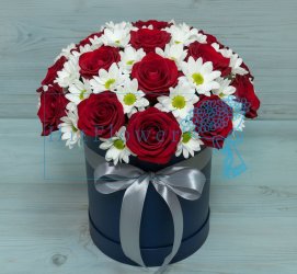 Цветочная композиция из Розы и Хризантемы